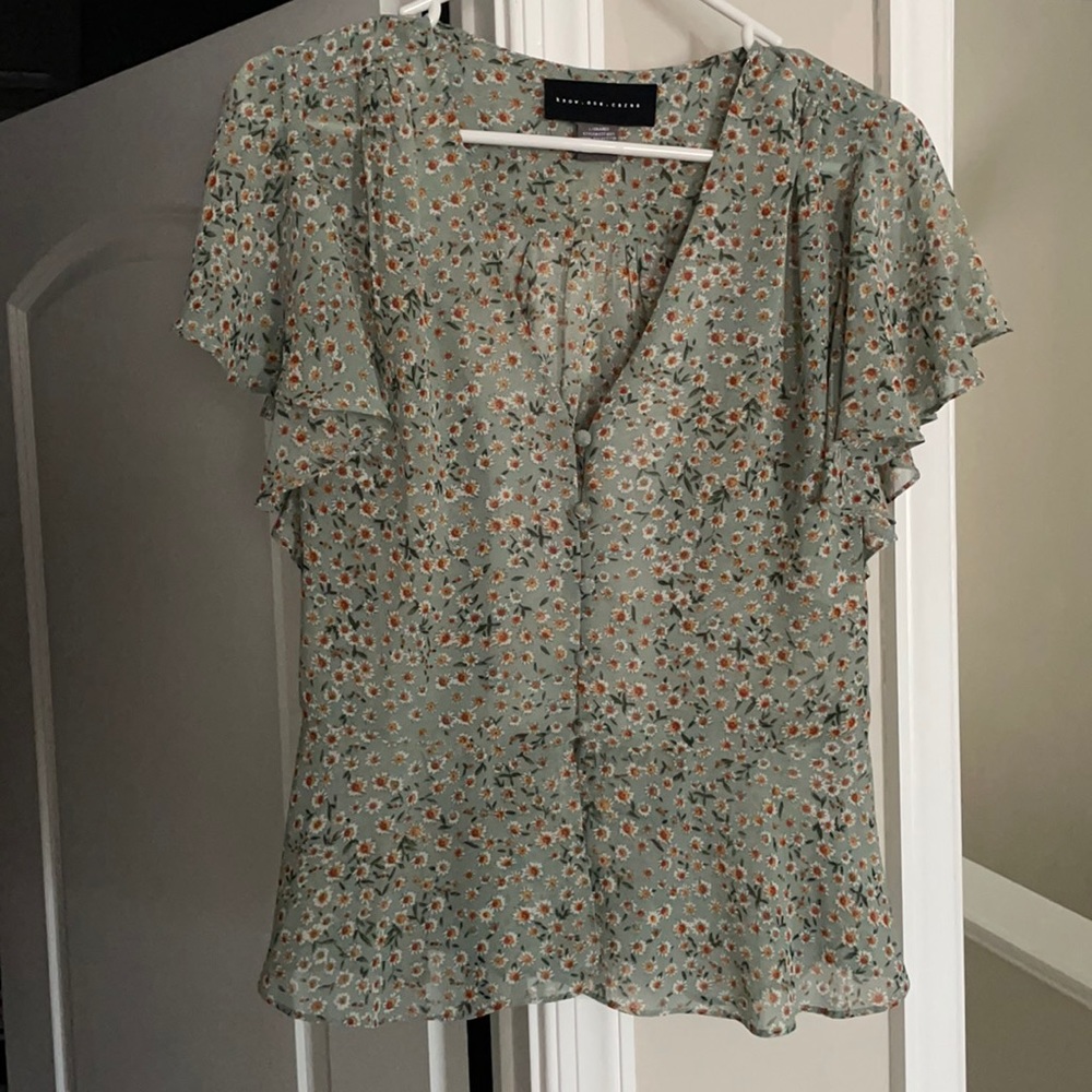 Ruffled sleeve flower blouse